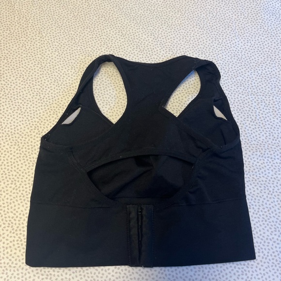 SPORTSBRA - Picture 3 of 3